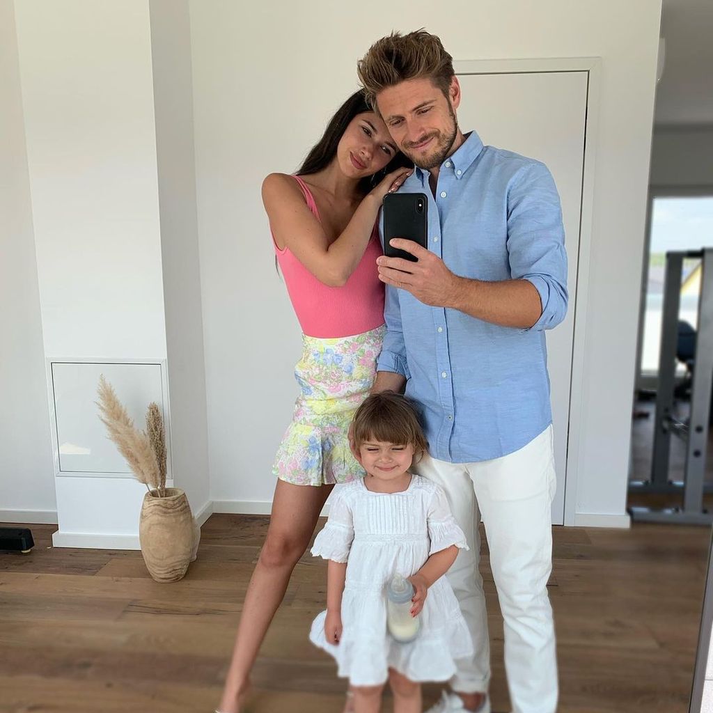 Hanna und Jörn Schlönvoigt mit ihrer Tochter Delia