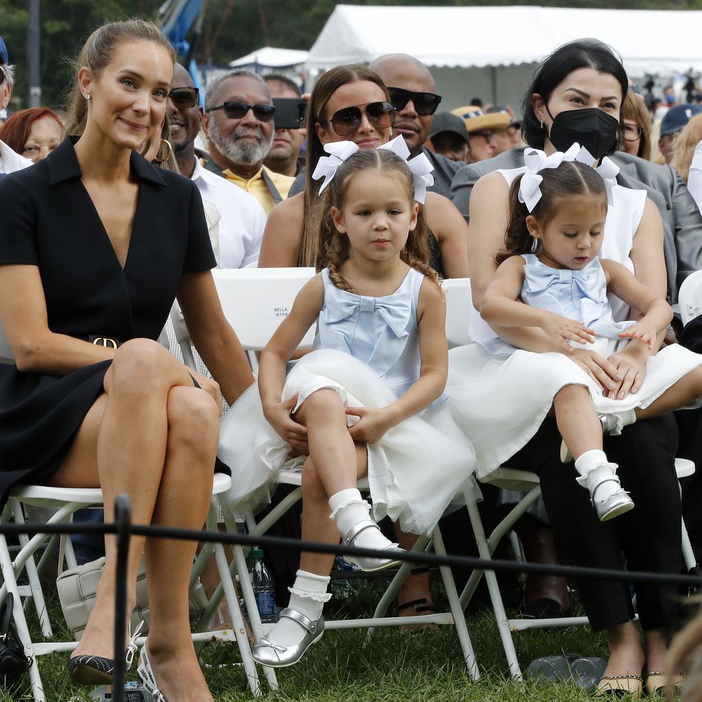 Hannah Davis mit ihren Töchtern Bella und Story, 2021
