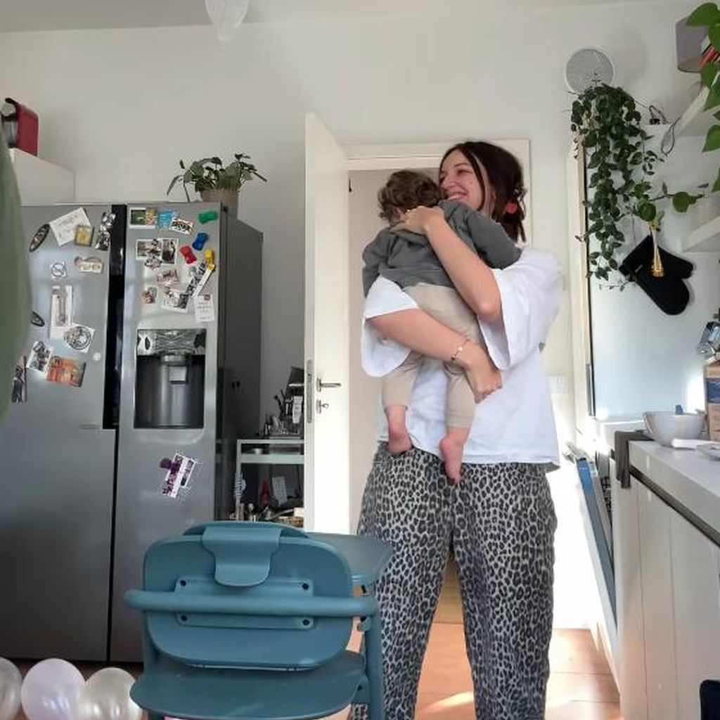 Hannah Kerschbaumer mit ihrem Sohn Josh, Dezember 2024