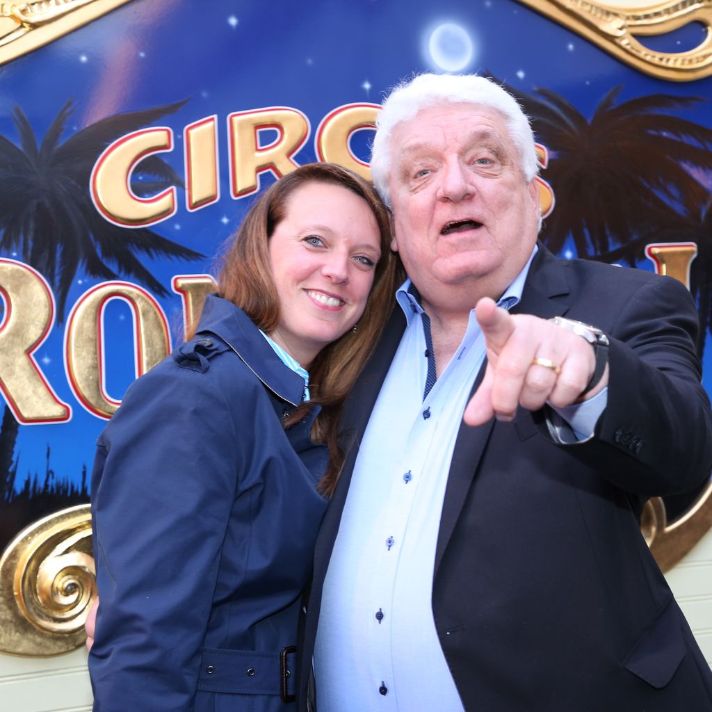 Hans Meiser (r.) mit seiner Tochter Anouk bei der Premiere des Circus Rincalli