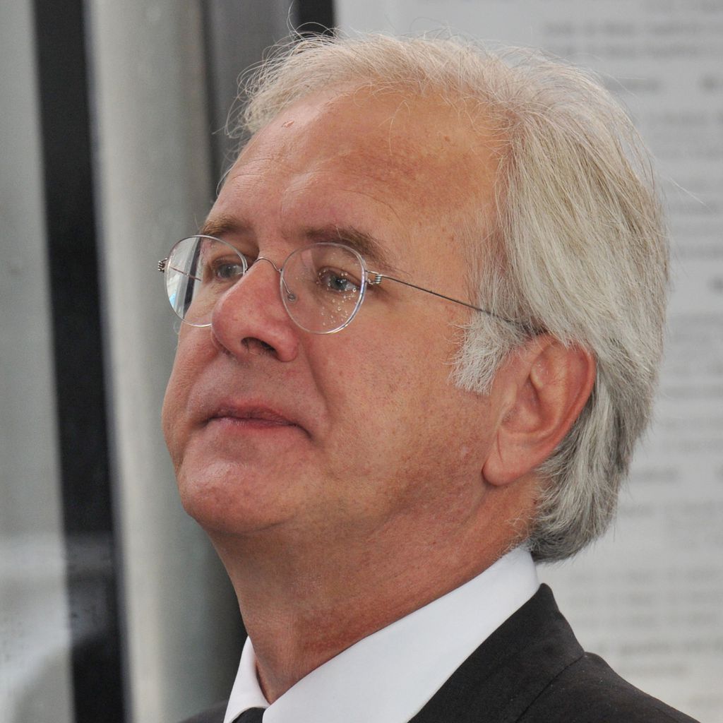 Harald Schmidt bei Leo Kirchs Beerdigung 2011