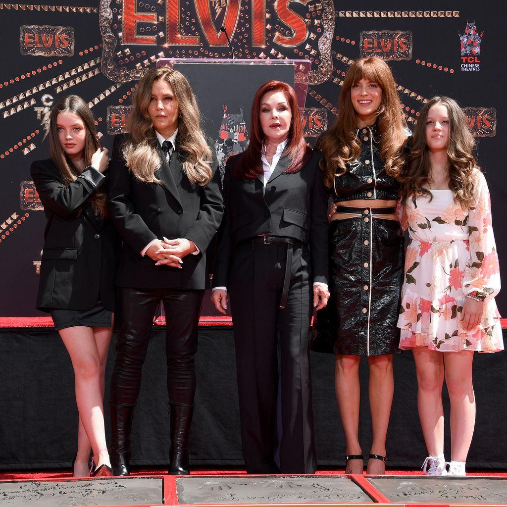 Lisa Marie Presley, ihre Mutter Priscilla und ihre Töchter im Jahr 2022