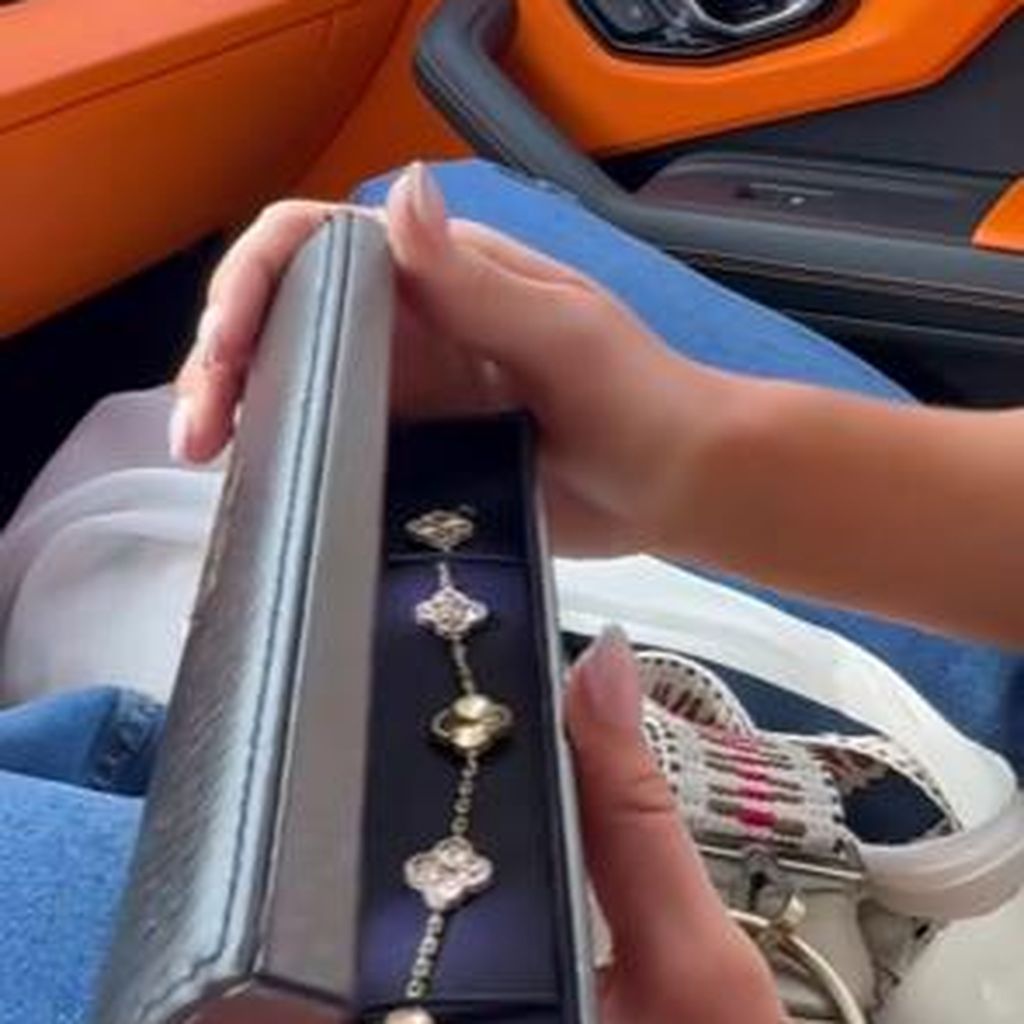 Harry Jowseys Geschenk an Rylee Arnold