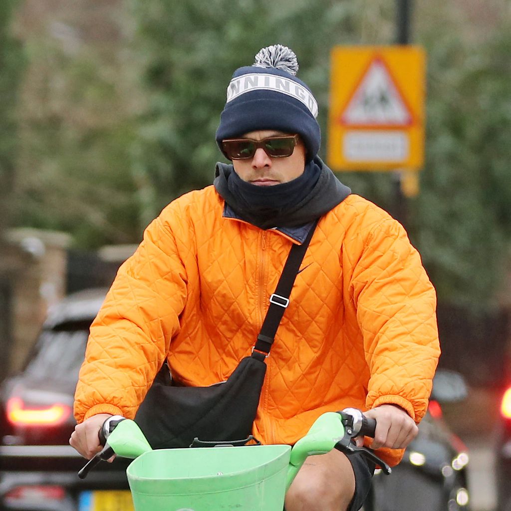 Harry Styles radelt durch London