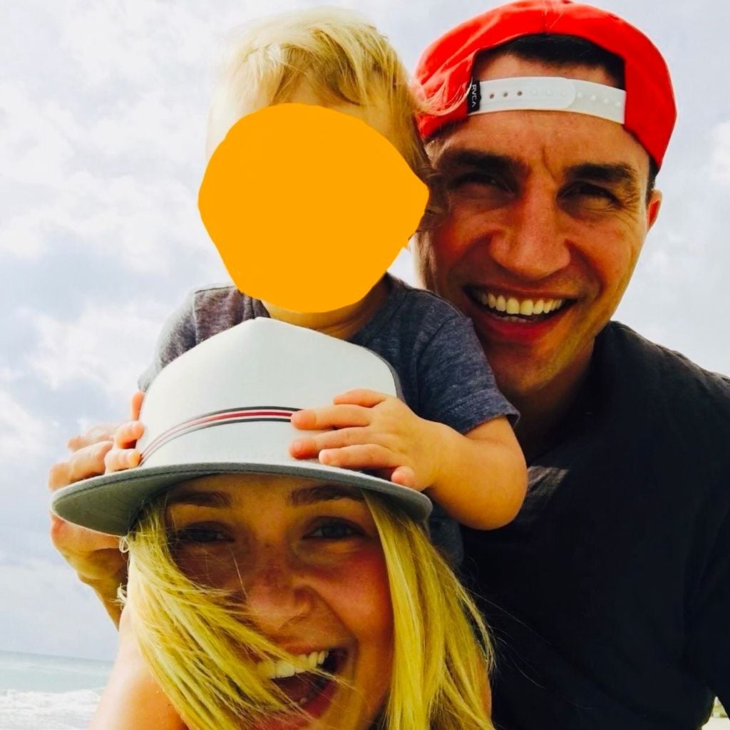 Hayden Panettiere und Wladimir Klitschko posieren mit ihrer Tochter