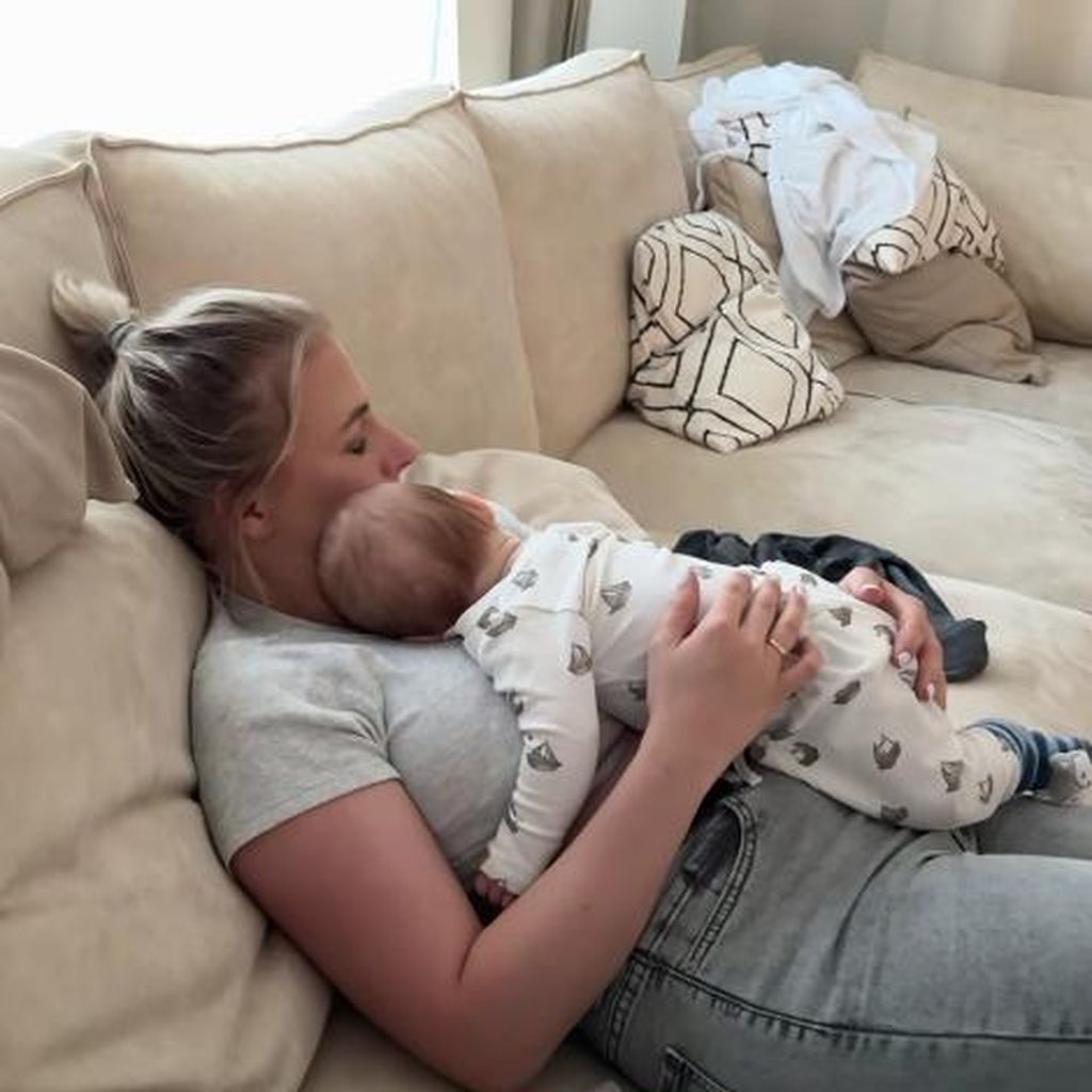 Influencerin HealthyMandy mit ihrem Sohn