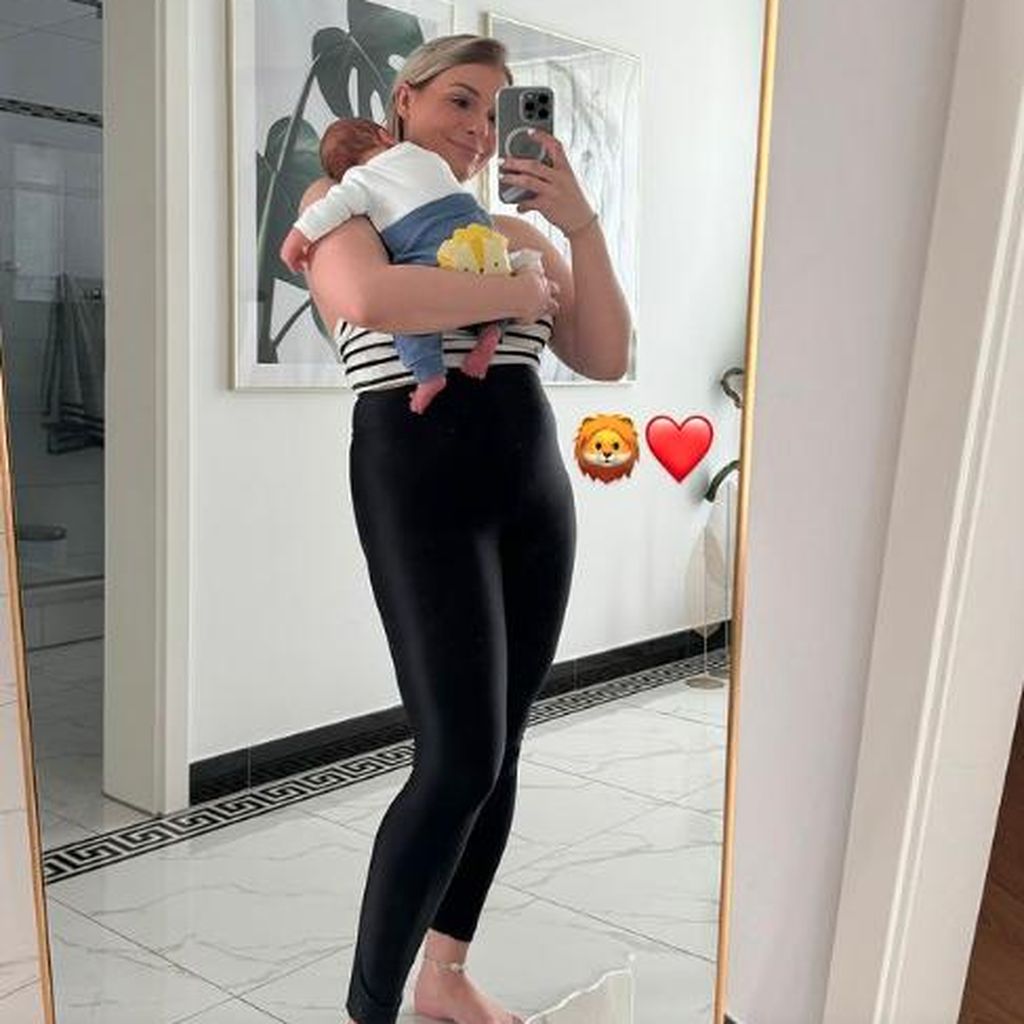Influencerin HealthyMandy mit ihrem Sohn, im Juni 2024