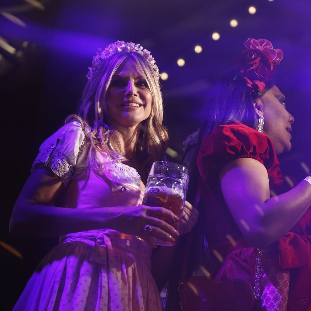 Heidi Klum feiert im Bräurosl-Festzelt beim Oktoberfest, 2026