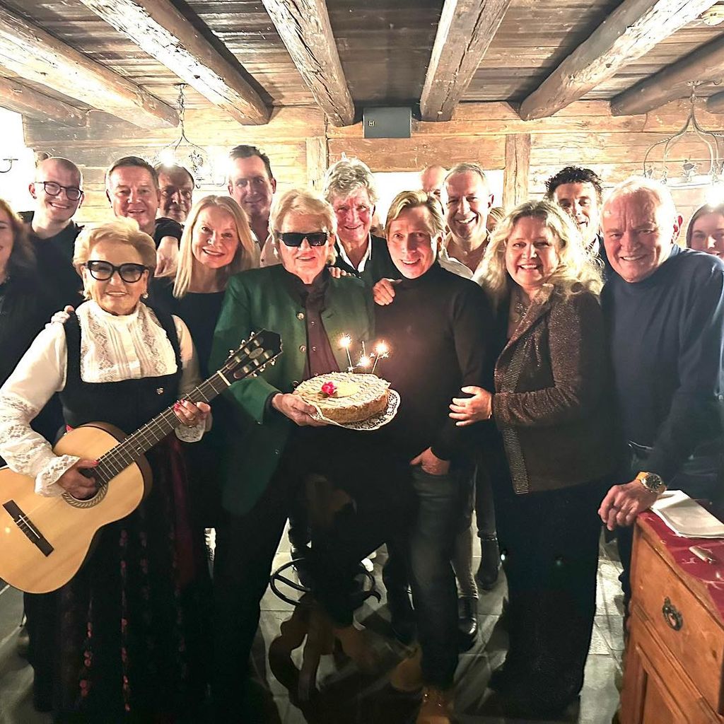 Heino mit seinen Freunden an seinem Geburtstag, Dezember 2023