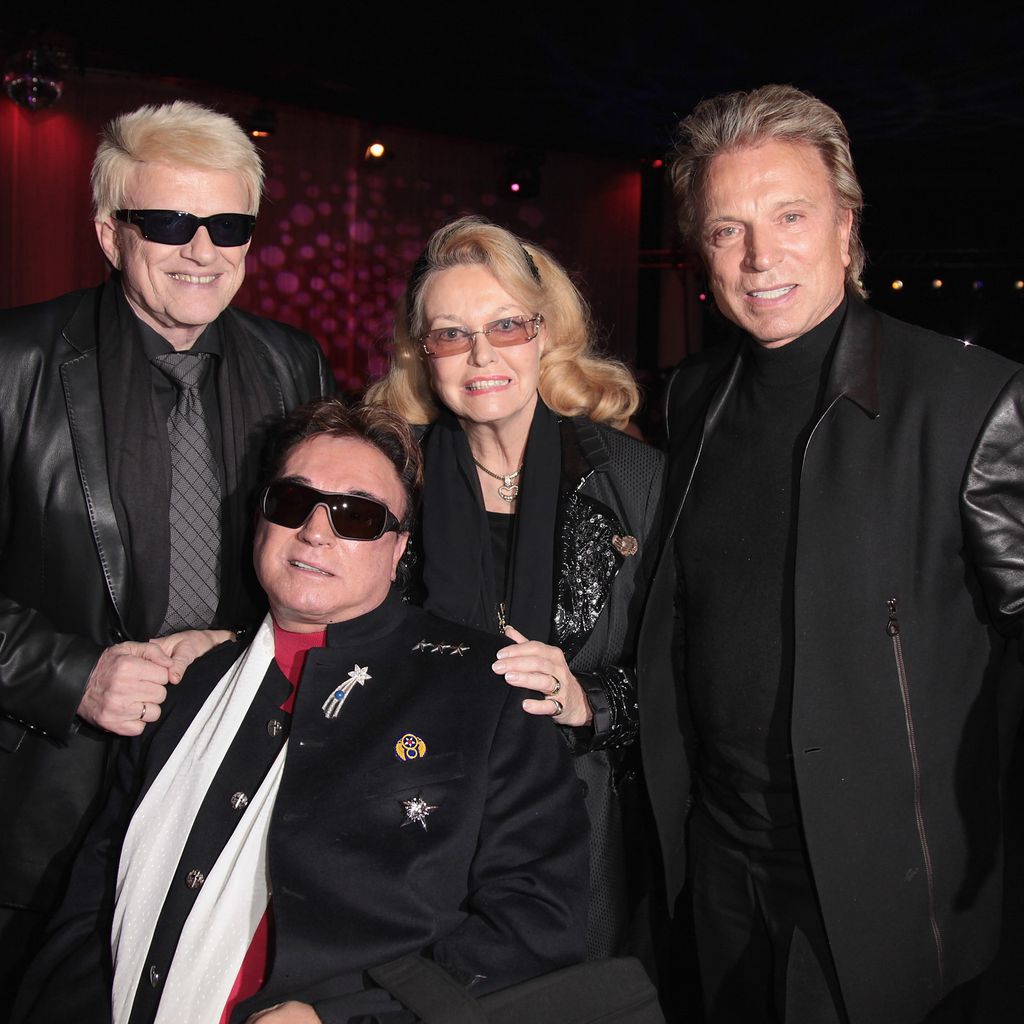 Heino (l.) und seine Ehefrau Hannelore mit  Siegfried Fischbacher (r.) und Roy Horn