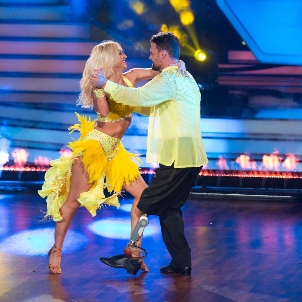 Heinrich Popow und Kathrin Menzinger bei der vierten Show von Let's Dance