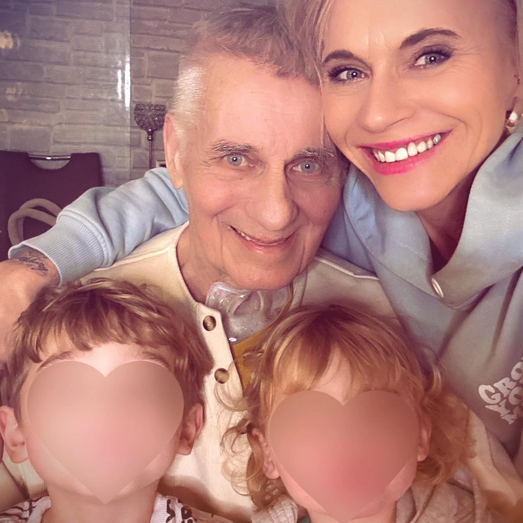 Heinz Hoenig und Annika Kärsten-Hoenig mit ihren Kindern