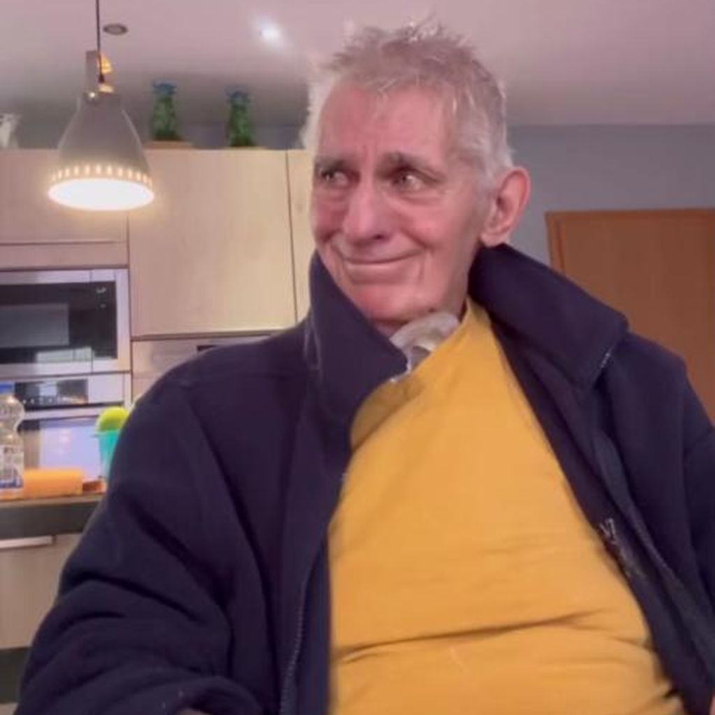 Heinz Hoenig beim Plätzchenbacken, November 2024