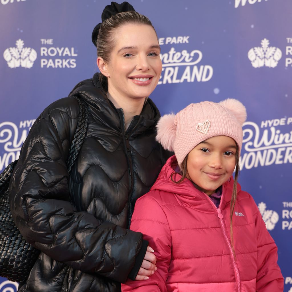 Helen Flanagan mit ihrer Tochter im Londoner Winter Wonderland, November 2024