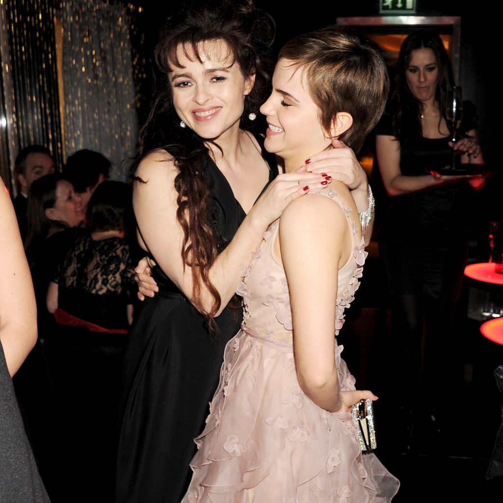 Helena Bonham Carter und Emma Watson im Februar 2011