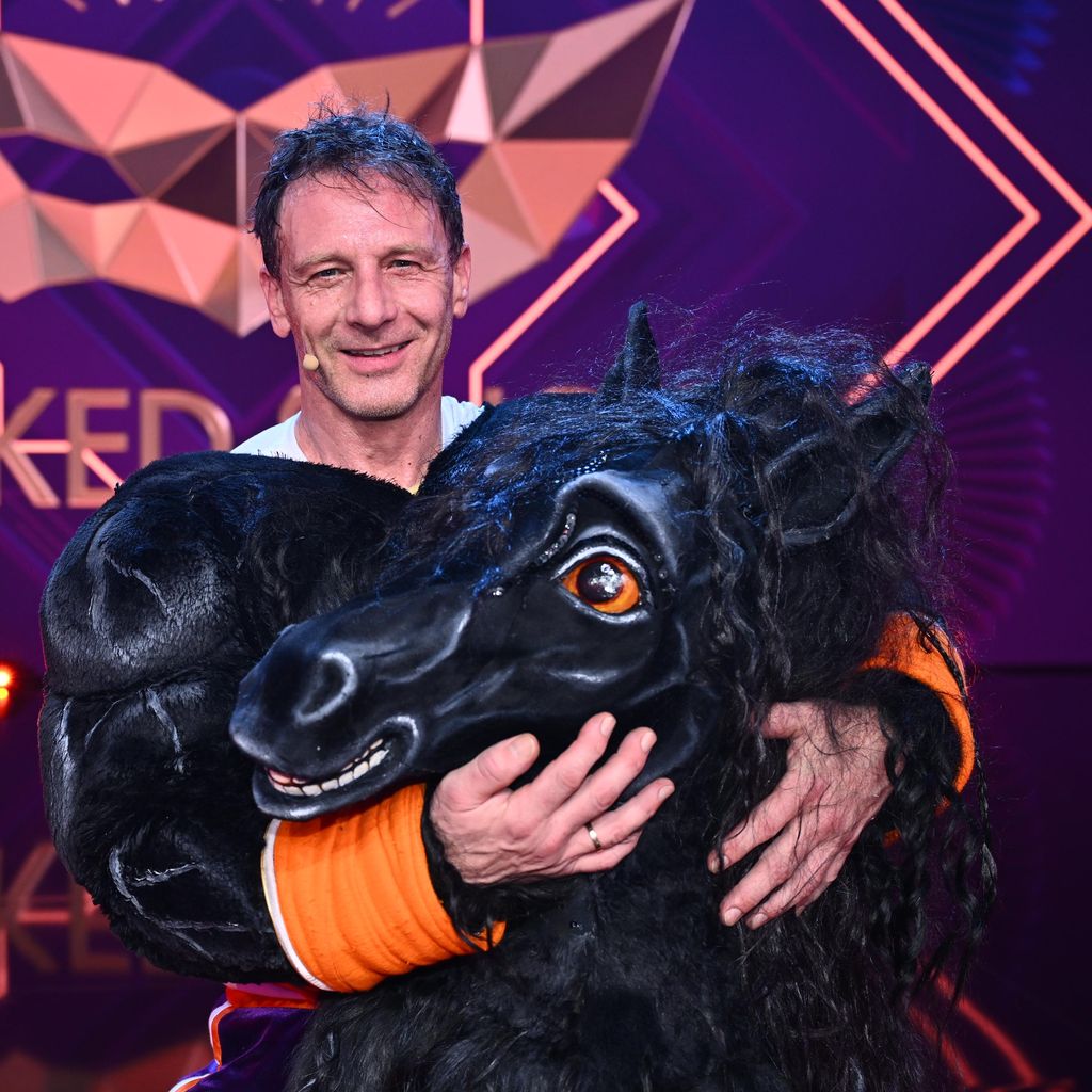 Hendrik Duryn als "Masked Singer"-Mustang