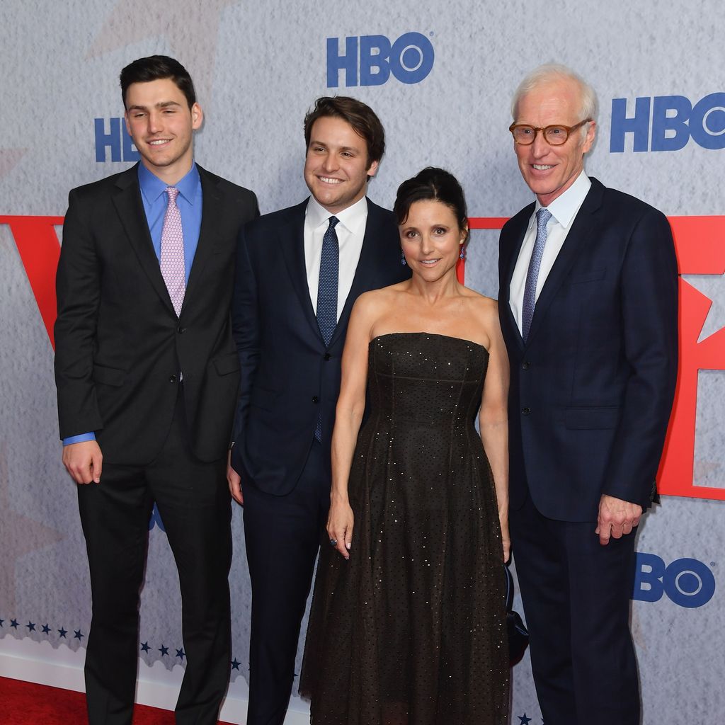 Henry Hall, Charlie Hall, Julia Louis-Dreyfus und Brad Hall im März 2019 in New York City