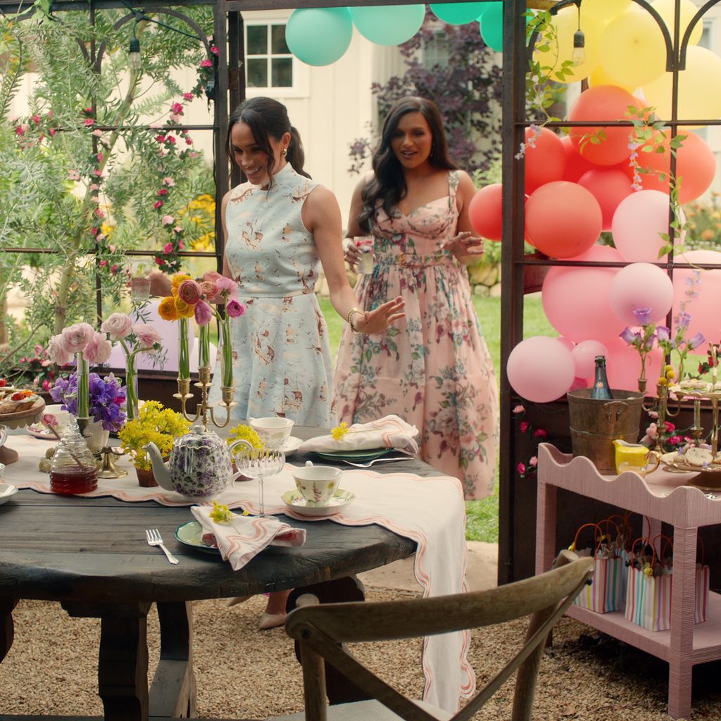 Herzogin Meghan und Mindy Kaling bei "With Love, Meghan"