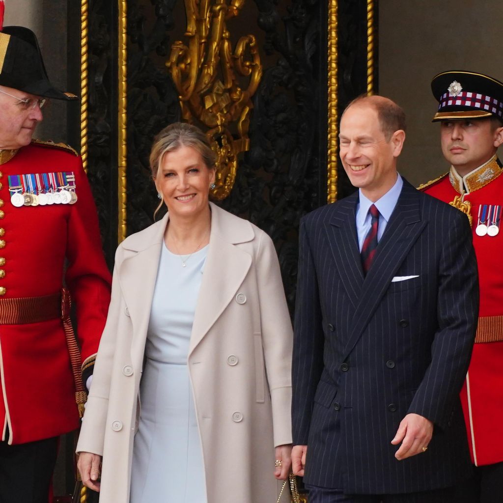 Herzogin Sophie und Prinz Edward vor dem Buckingham Palast, April 2024