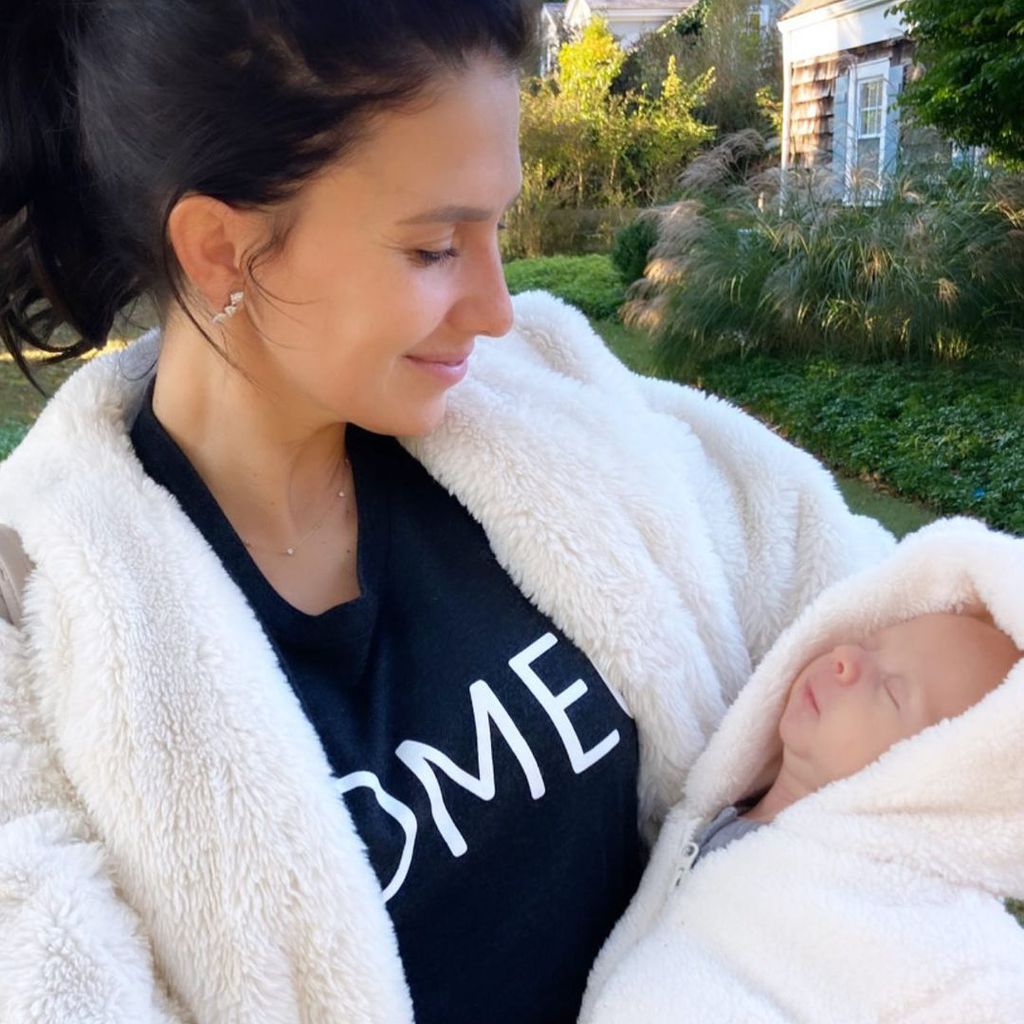 Hilaria Baldwin mit ihrem Sohn Eduardo