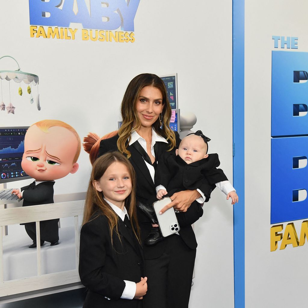 Hilaria Baldwin mit ihren Töchtern Carmen Gabriela Baldwin und Maria Lucia Victoria Baldwin