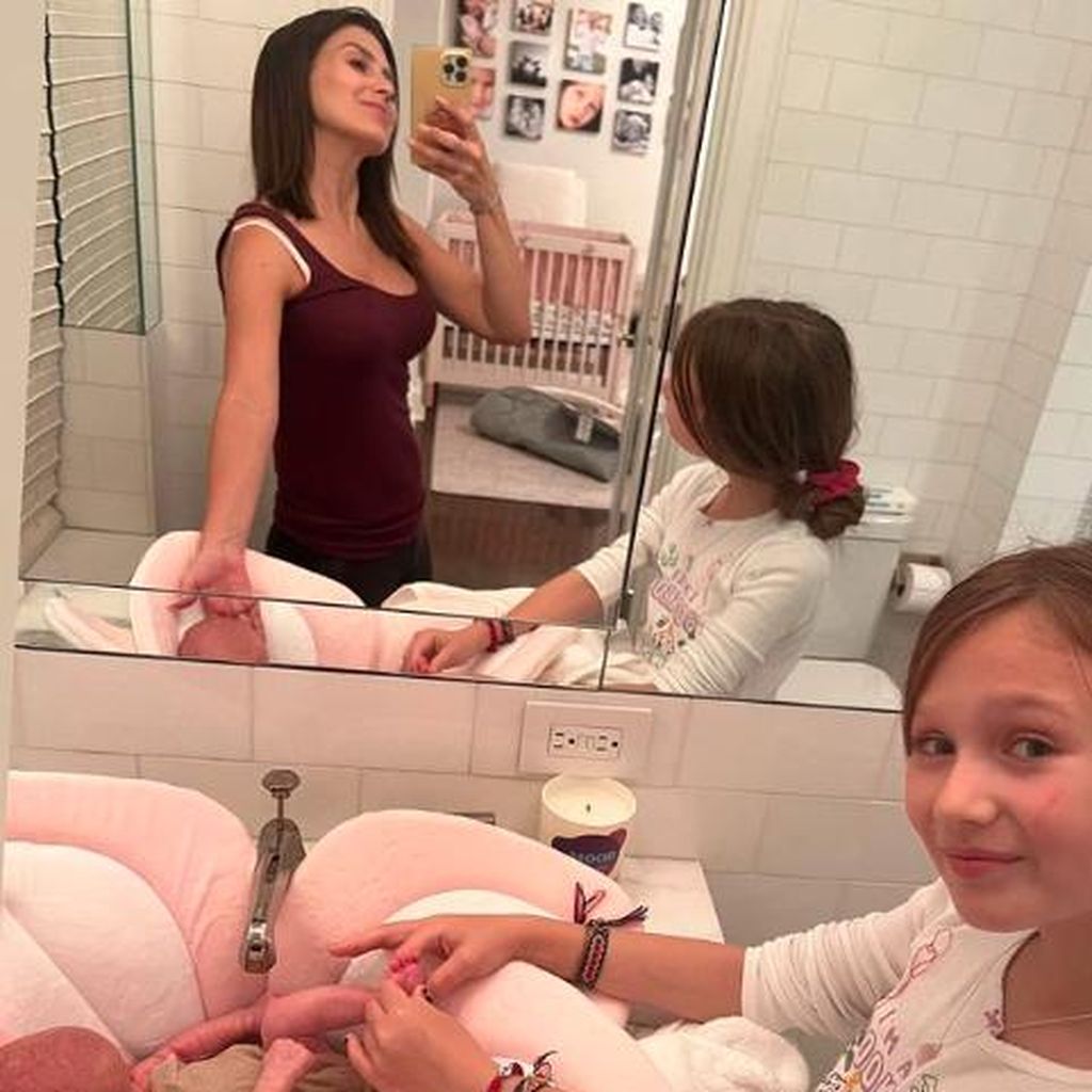 Hilaria Baldwin mit ihren Töchtern im Oktober 2022