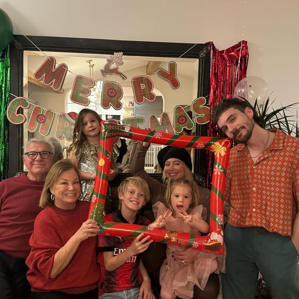 Hilarry Duff und ihre Familie an Weihnachten 2023