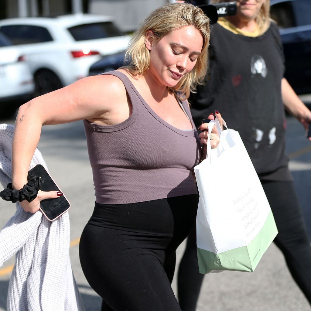 Hilary Duff bei einem Einkaufsbummel in Los Angeles 2024