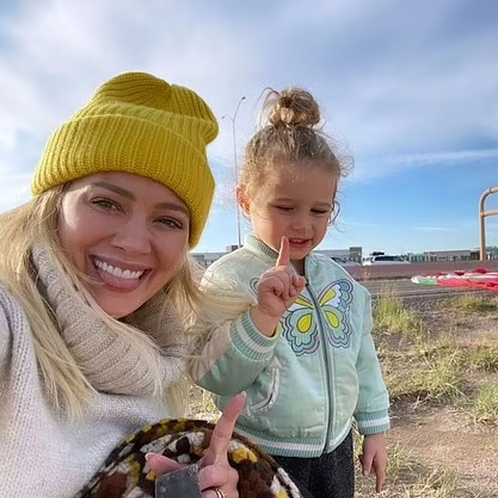 Hilary Duff unterwegs mit Tochter Banks Violet