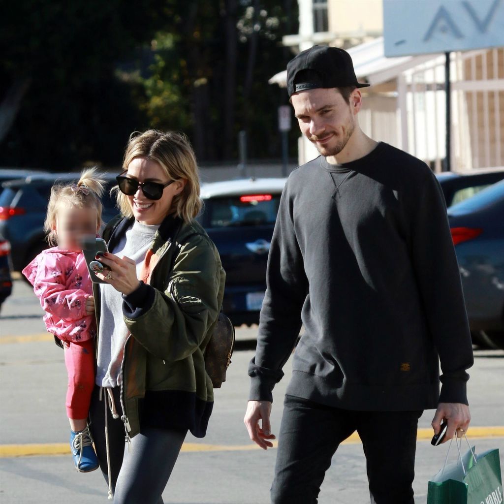 Hilary Duff, ihr Mann Matthew Koma und ihre Tochter Banks, Dezember 2019