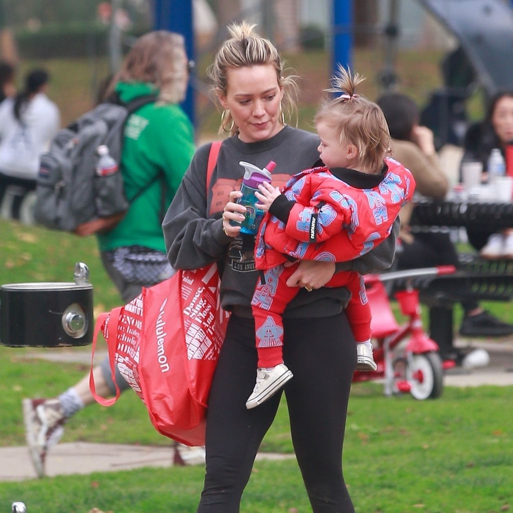 Schauspielerin Hilary Duff mit ihrer Tochter Banks