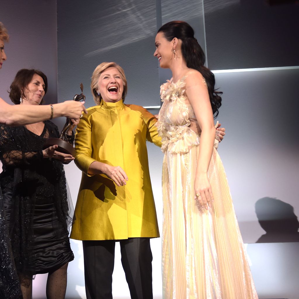 Hillary Clinton und Katy Perry beim "UNICEF Snowflake Ball"