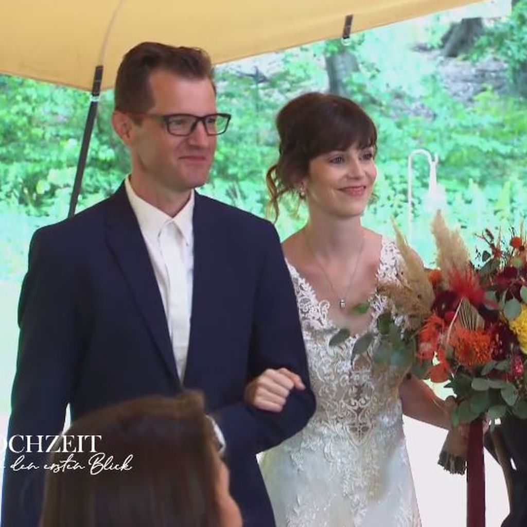 "Hochzeit auf den ersten Blick"-Braut Annika mit ihrem Onkel