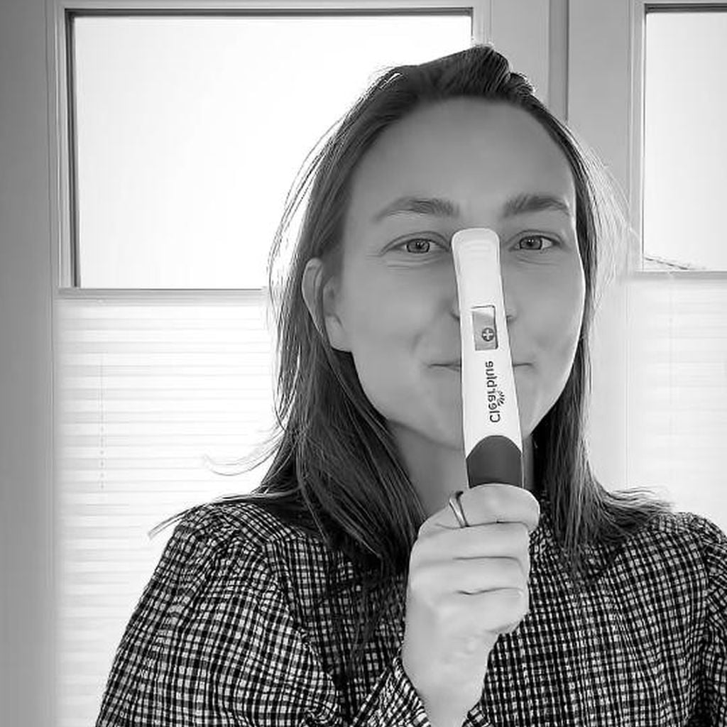 "Hochzeit auf den ersten Blick"-Emma zeigt ihren positiven Schwangerschaftstest