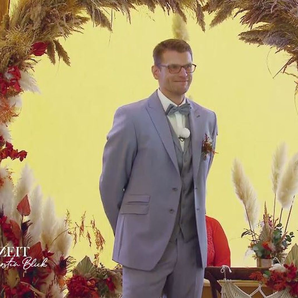 "Hochzeit auf den ersten Blick"-Kandidat Manuel bei seiner Hochzeit