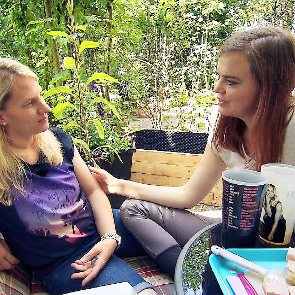 Hofdame Melanie und Lara bei "Bauer sucht Frau"
