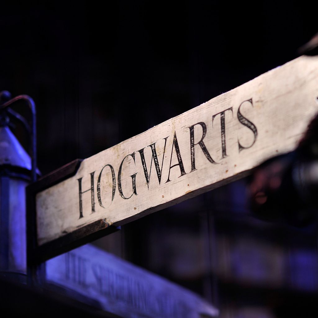 Hogwarts-Schild in den Warner Bros. Studios