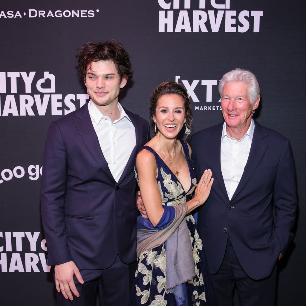 Homer James Jigme Gere, Alejandra Silva und Richard Gere bei der City Harvest Gala 2025 in New York