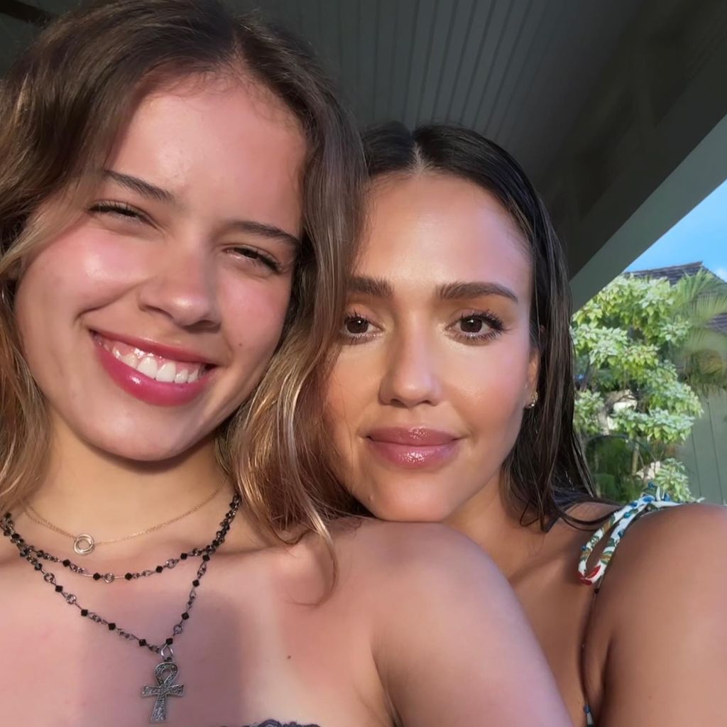 Honor Marie Warren und Jessica Alba