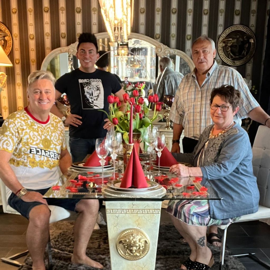 Hubert Fella, Matthias Mangiapane und Matthias' Eltern