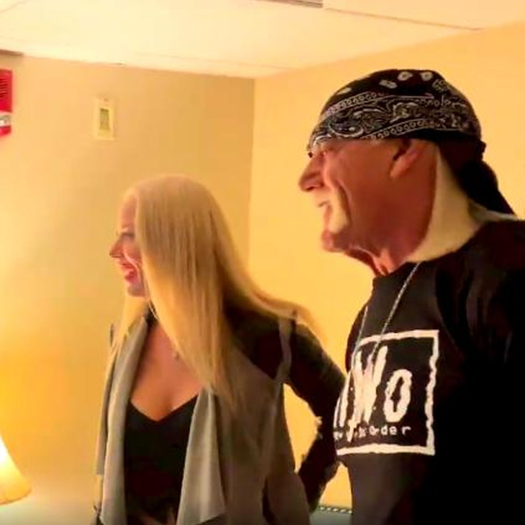 Hulk Hogan mit seiner neuen Freundin Sky