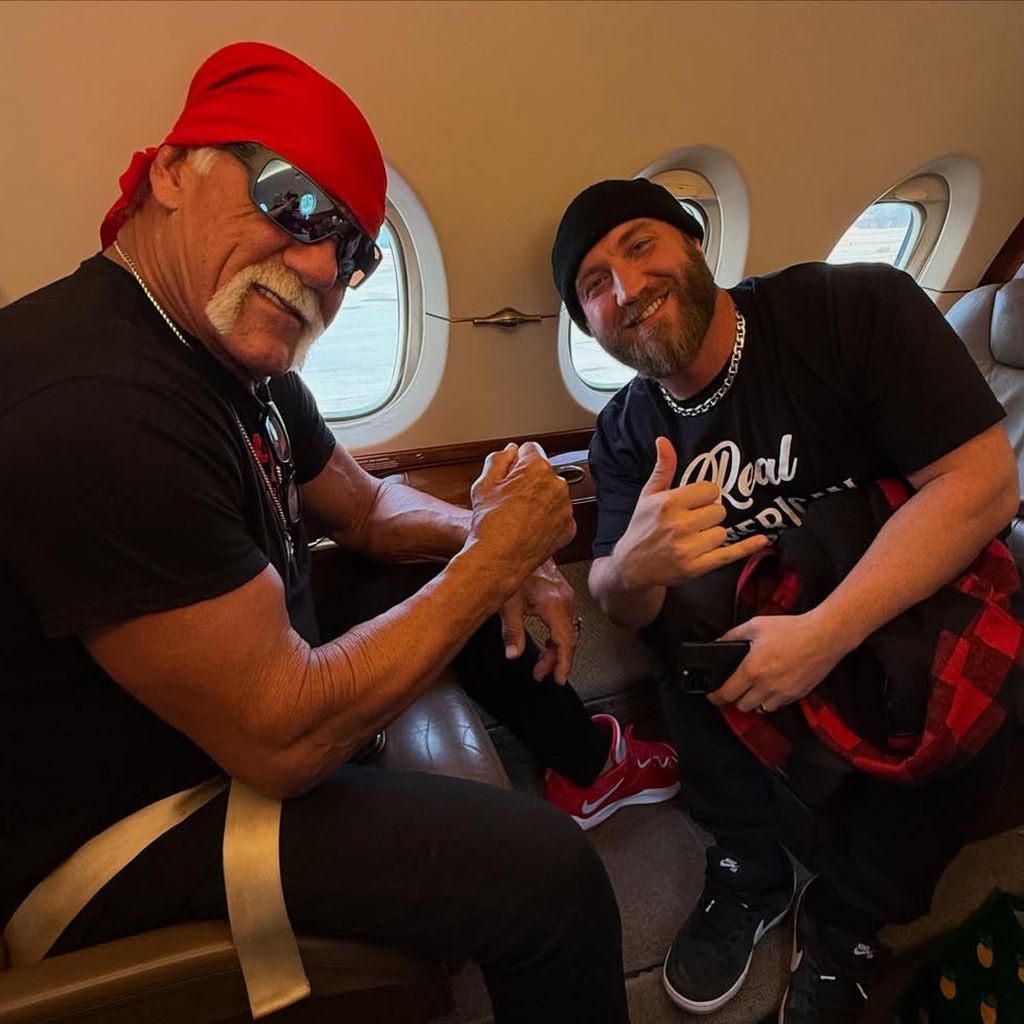 Hulk Hogan und Nick Hogan in einem Privatjet