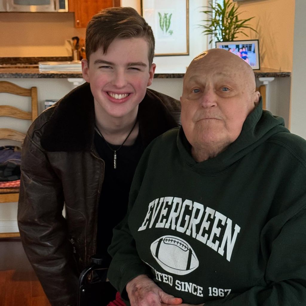 Iain Armitage mit seinem Großvater Richard