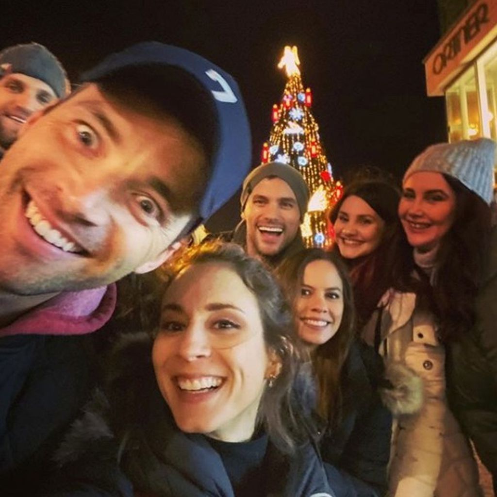 Die "Pretty Little Liars"-Stars auf dem Weihnachtsmarkt in Dortmund 2019