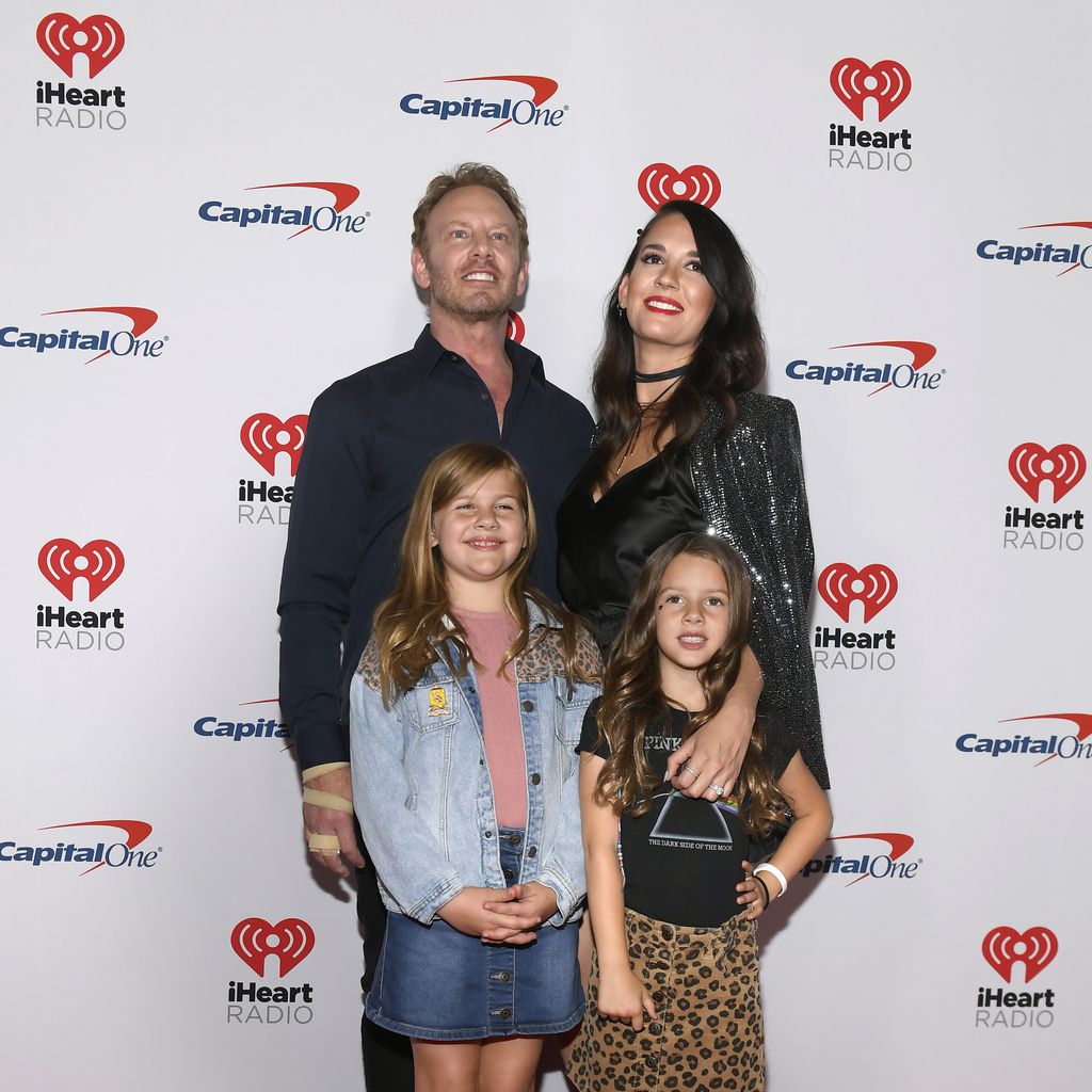 Ian und Erin Ziering mit ihren Kindern Mia Loren und Penna