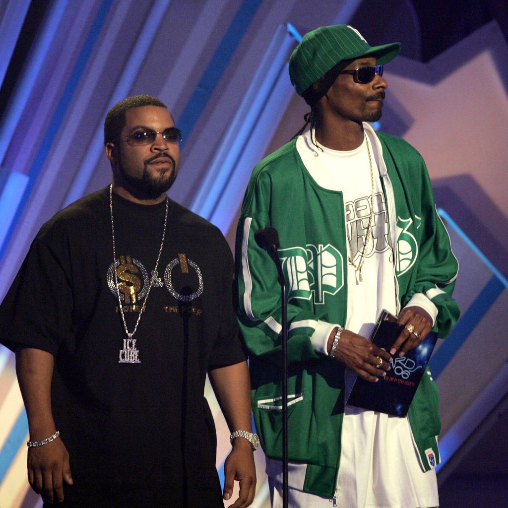 Ice Cube und Snoop Dogg präsentieren den Award für Best New Artist bei den BET Awards 2006 in Los Angeles