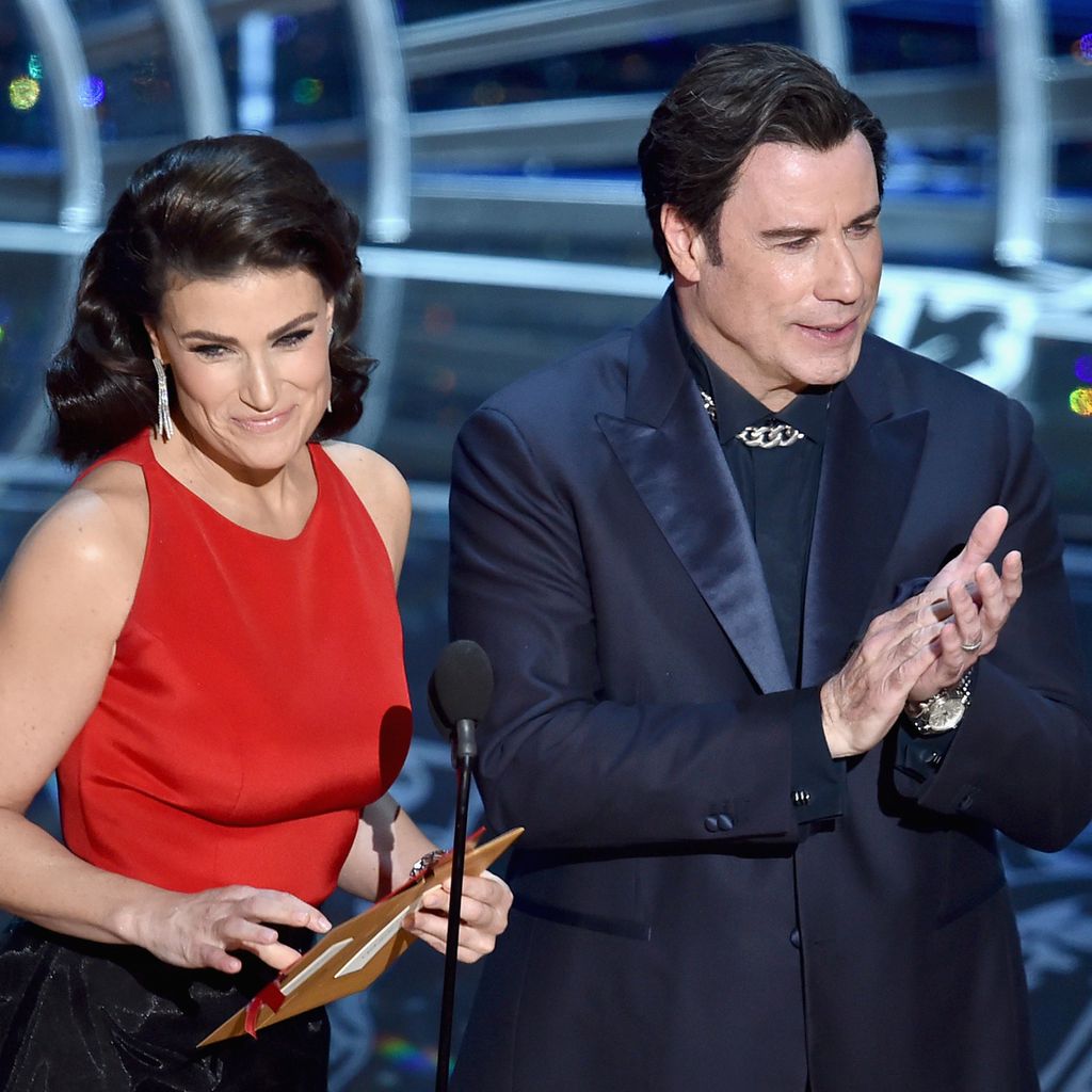Idina Menzel und John Travolta im Februar 2015
