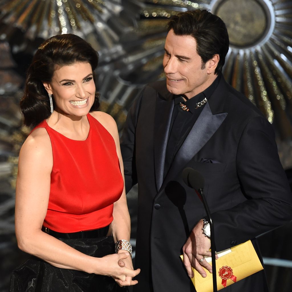 Idina Menzel und John Travolta bei der Oscar-Verleihung 2015