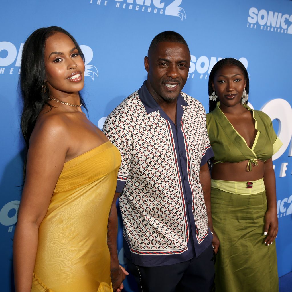 Idris Elba mit seiner Frau (l.) und seiner Tochter (r.) bei der Premiere von "Sonic The Hedgehog 2"
