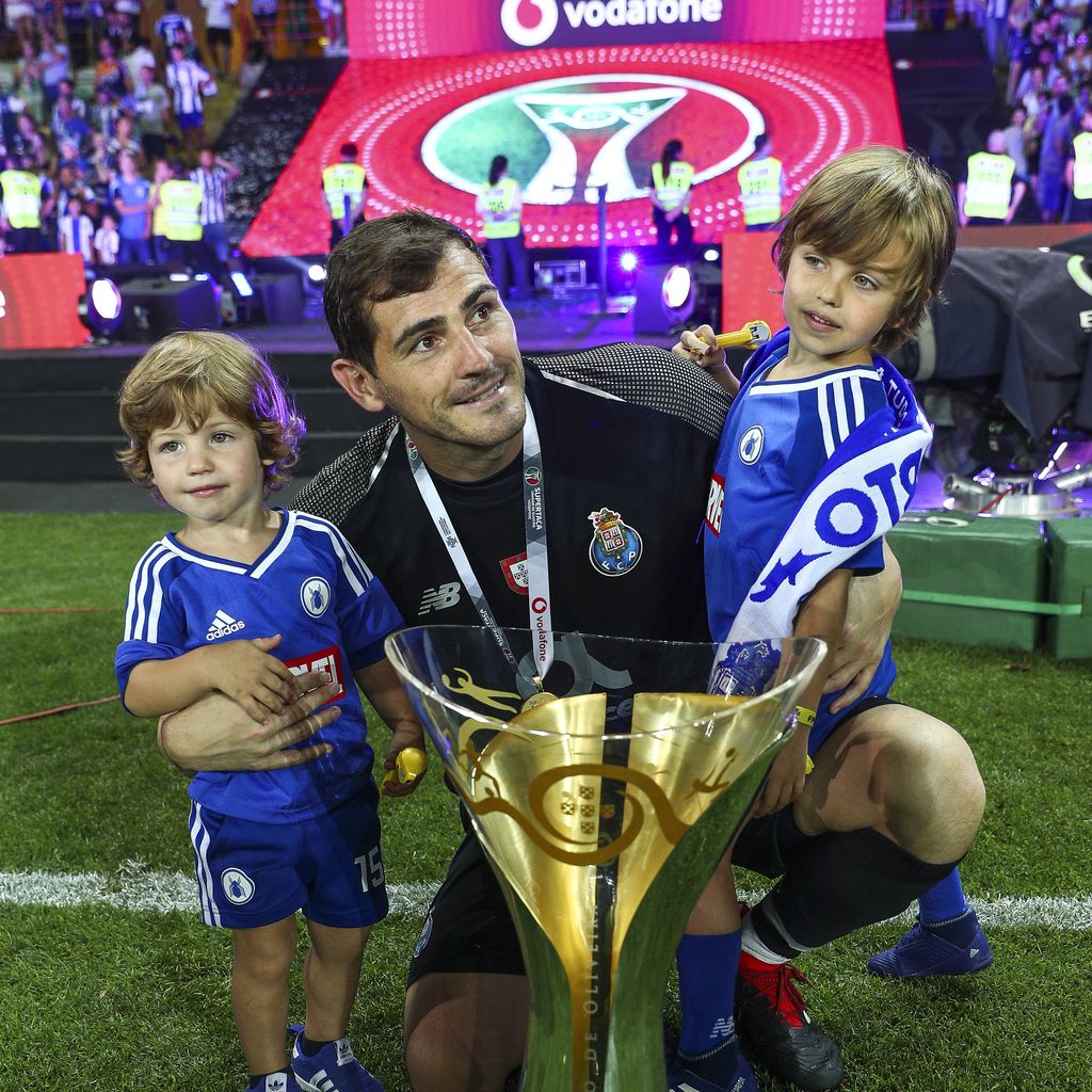 Iker Casillas mit seinen Söhnen